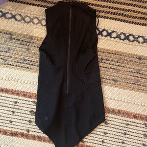 Lululemon Swell Seeker scuba swimsuit size 4 black